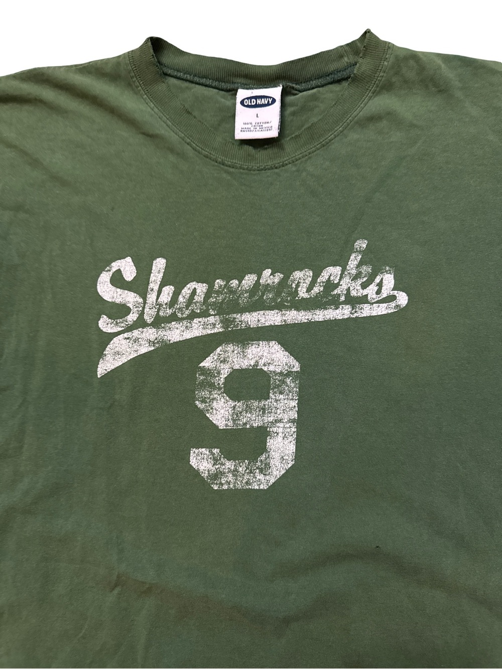 Vintage Old Navy Shamrock Green Thrashed Men’s T-Shirt Size Large Faded‎